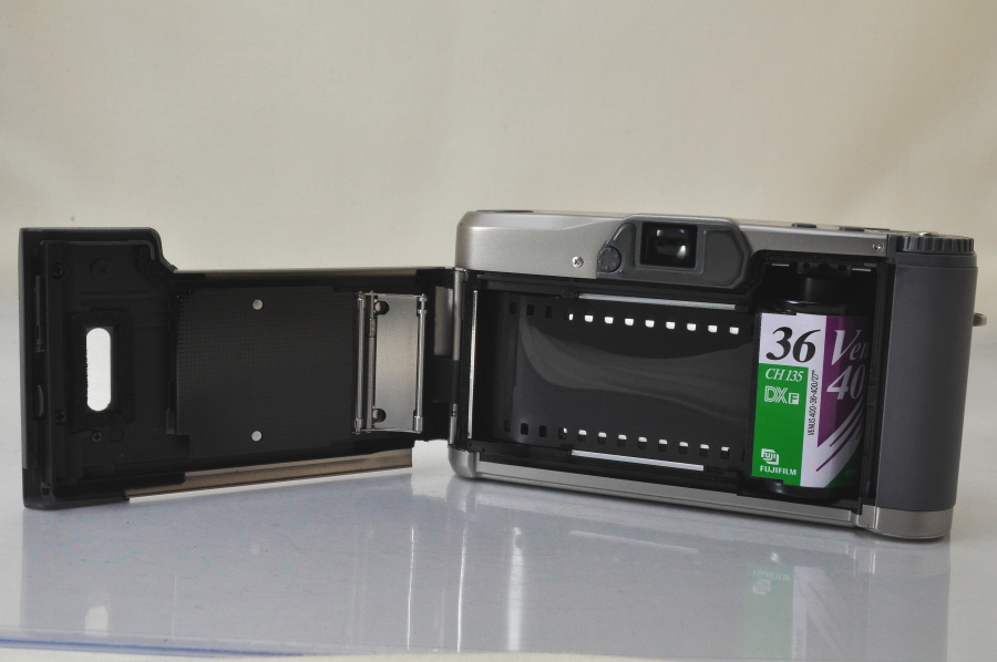 Contax TVSⅢ Contax TVS III Silver 35mm Camera W/Zeiss Vario-Sonnar T* 30